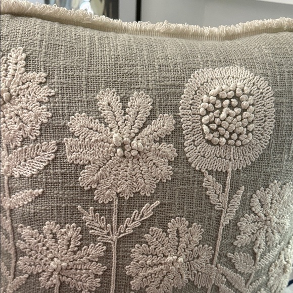 Celerie Kemble Textured Decorative Pillow. Like New! - Picture 8 of 8